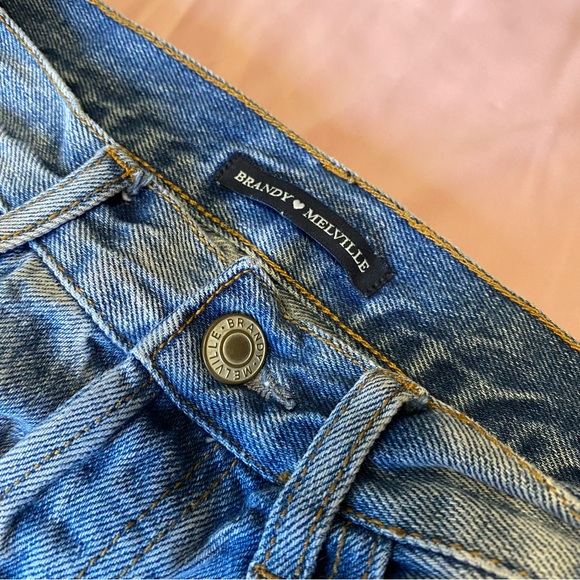 Brandy Melville Boyfriend Mom Jeans - Picture 7 of 9